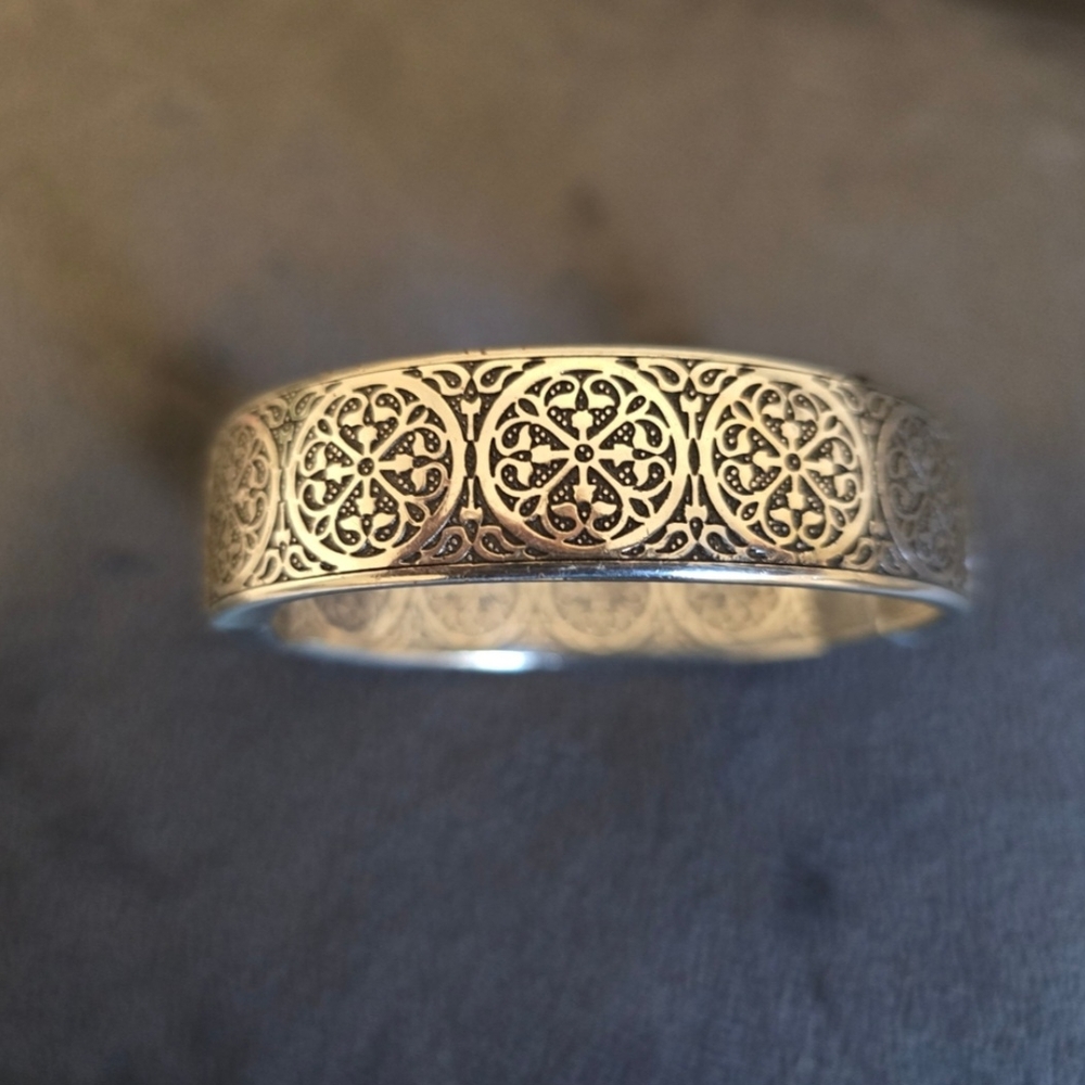 Elegant Silver  Ferrara Filigree Bangle
